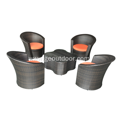 Wicker Flowery Distro Set with Glass Top